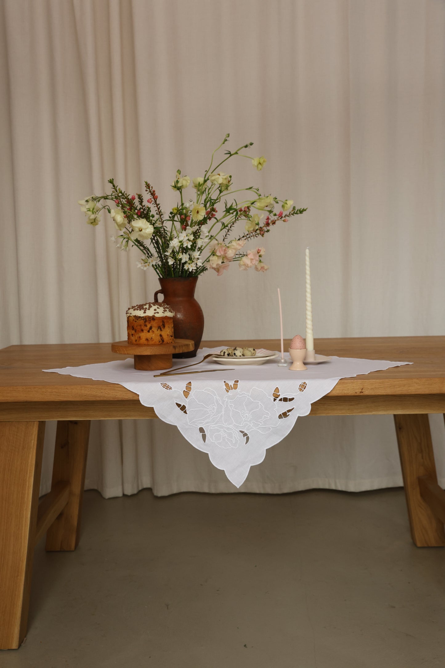 Linen napkin-handkerchief with embroidery Fine Bloom