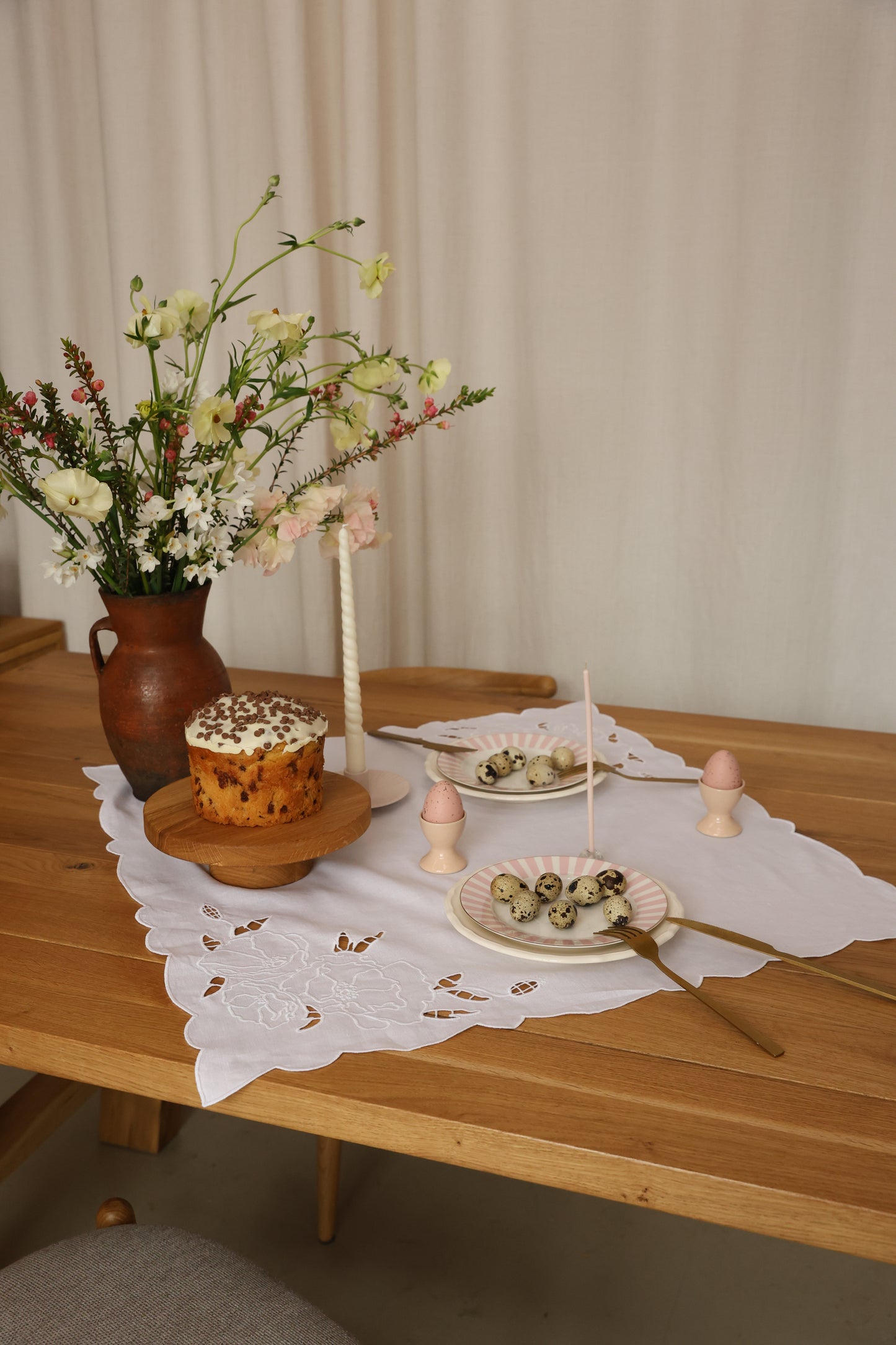 Linen napkin-handkerchief with embroidery Fine Bloom