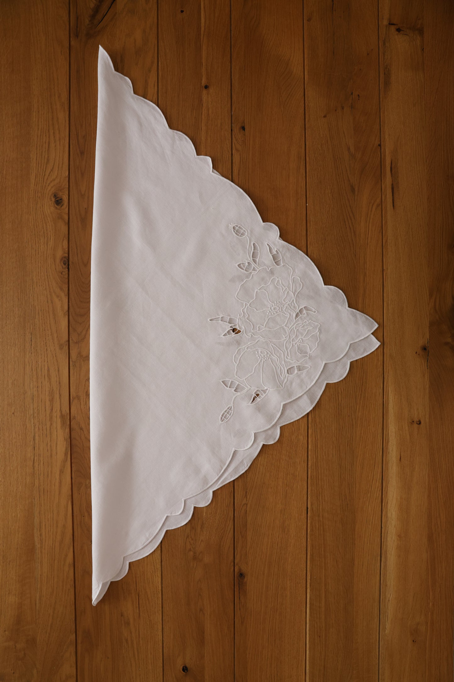 Linen napkin-handkerchief with embroidery Fine Bloom