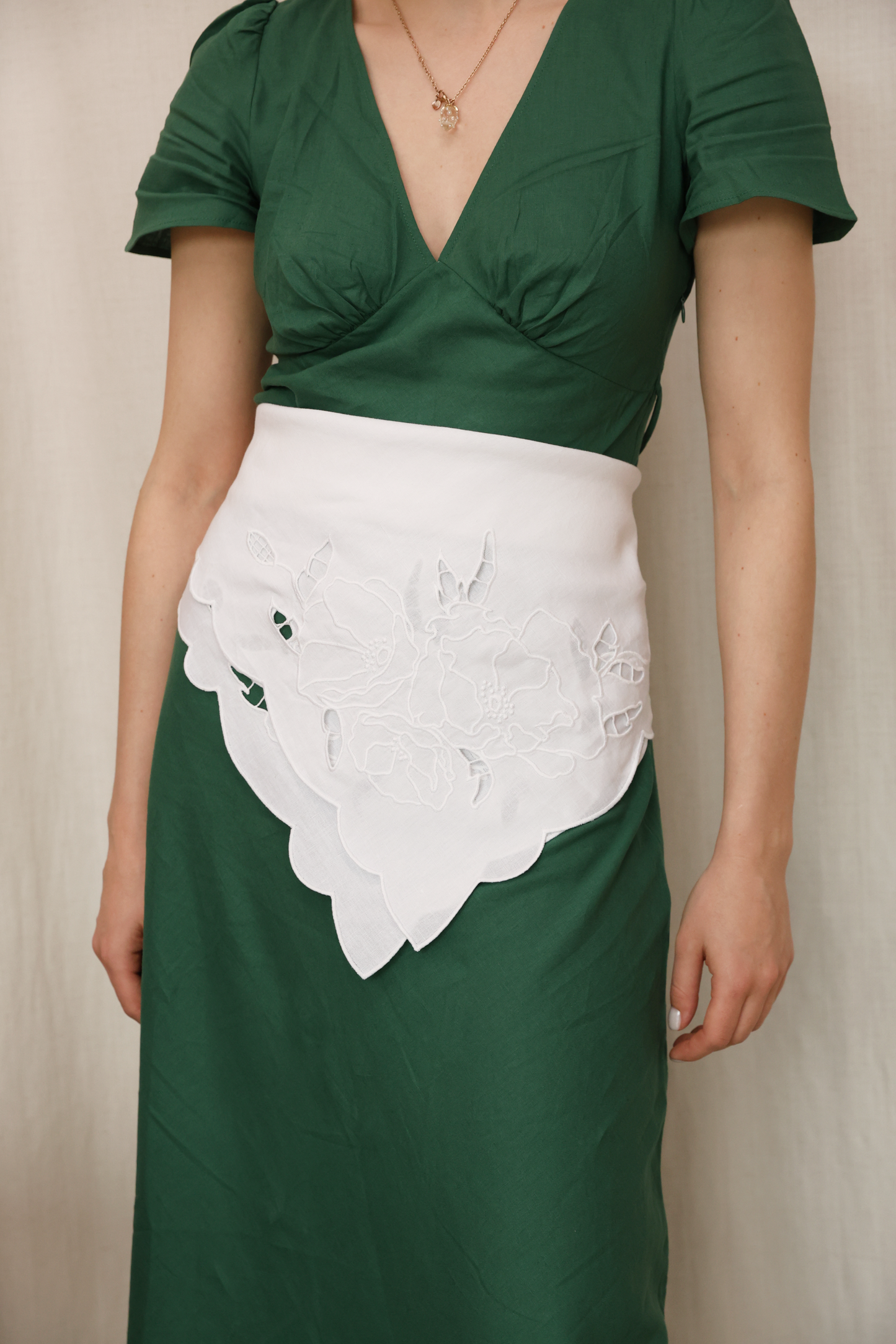 Linen napkin-handkerchief with embroidery Fine Bloom
