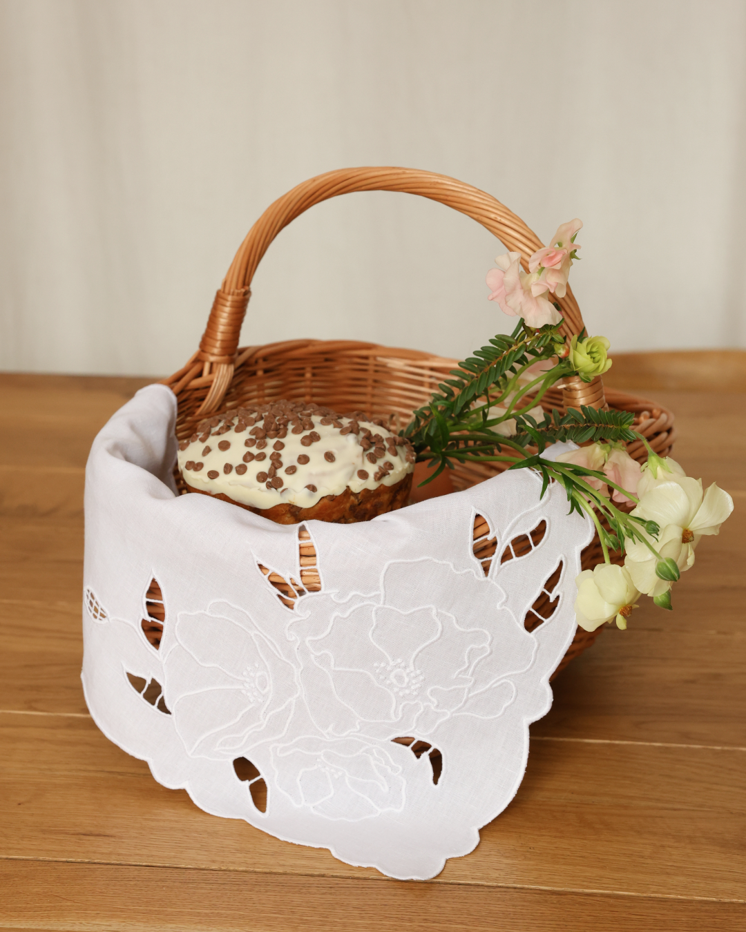 Linen napkin with embroidery Fine Bloom