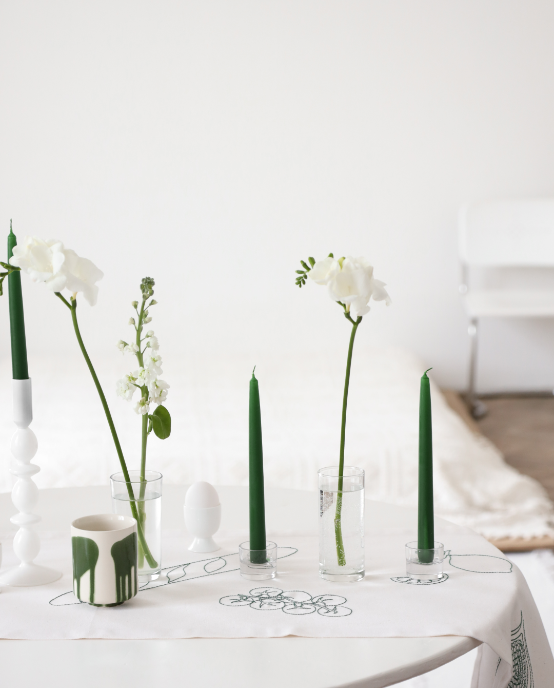 Runner embroidered Fine Plates