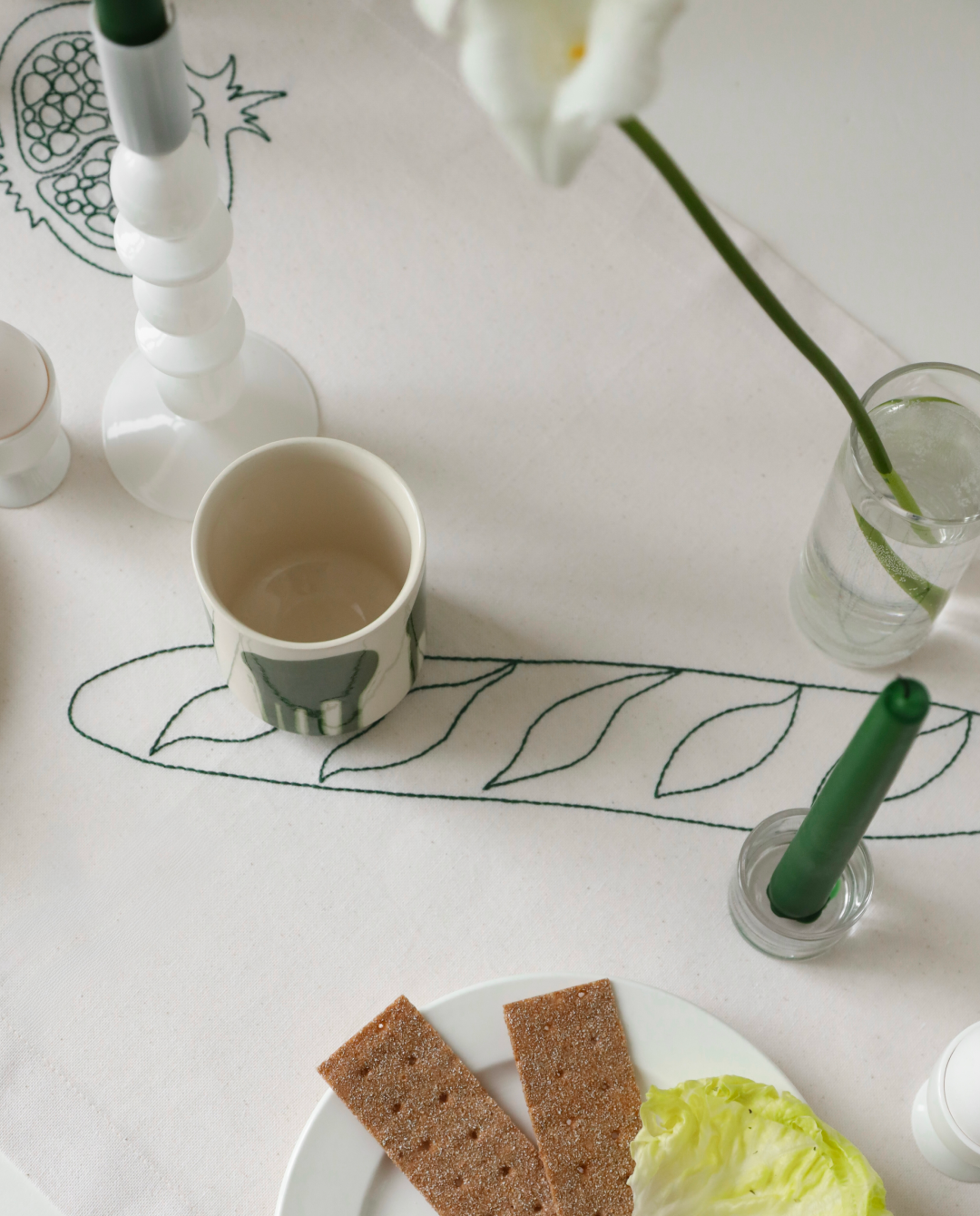 Runner embroidered Fine Plates